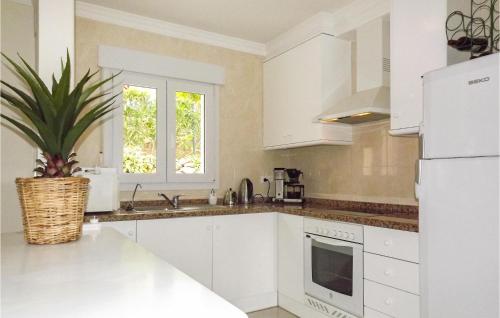 Awesome home in Partida Trullent w/ Outdoor swimming pool and 3 Bedrooms - image 4