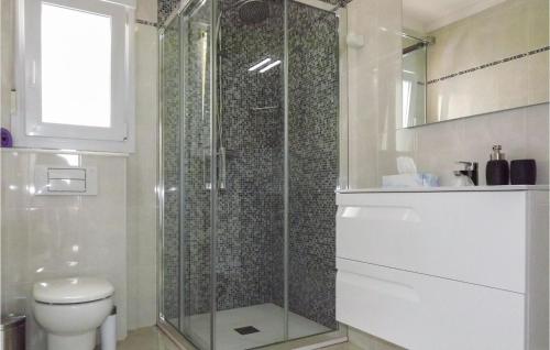 Awesome home in Partida Trullent w/ Outdoor swimming pool and 3 Bedrooms - image 11