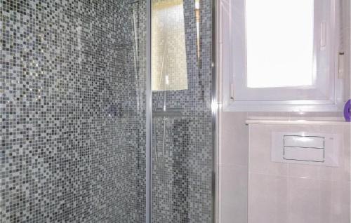 Awesome home in Partida Trullent w/ Outdoor swimming pool and 3 Bedrooms - image 12