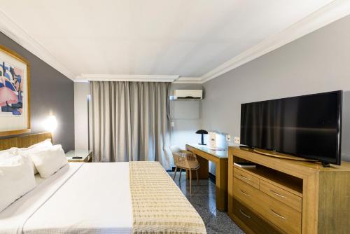 Deluxe Double Room image 2