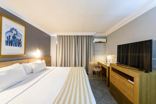 Deluxe Double Room image 10