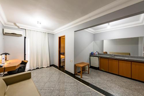 Superior Twin Room image 2
