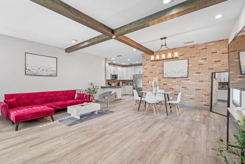 Sleeps 20! Luxe 6 BDRM 4 BTH Duplex - Downtown TPA near Ybor Városi Állami Múzeum