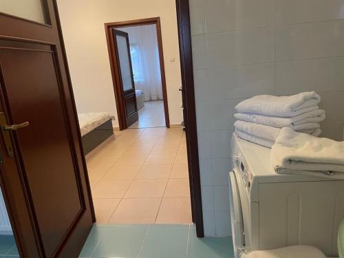 2 bedrooms, 2 beds