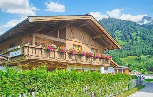 Haus Bergmassiv in Lermoos, Österreich