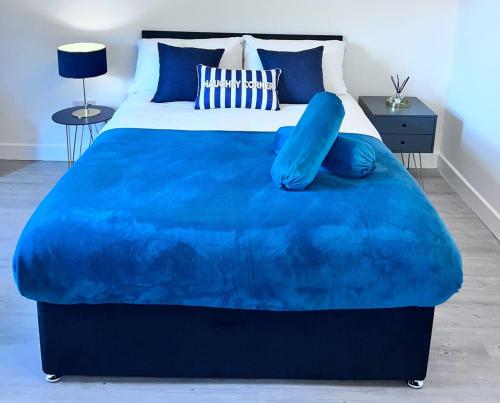 Studio Sleeps3- CloseTo OldTrafford - WhP- o2, Manchester