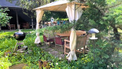 Seadmed, Quellhuette Dachbodn in Greith