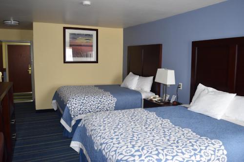 Queen Room with Two Queen Beds - Non-Smoking