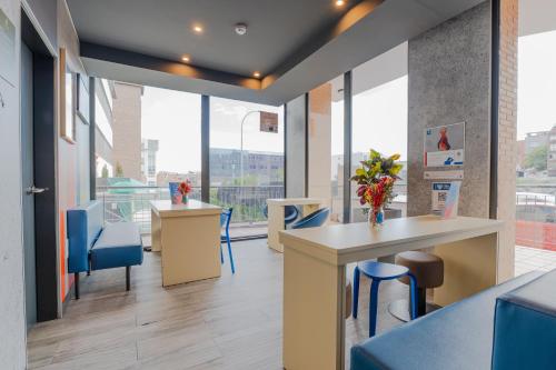 Shared lounge/TV area, ibis budget Madrid Calle Alcalá in San Blas