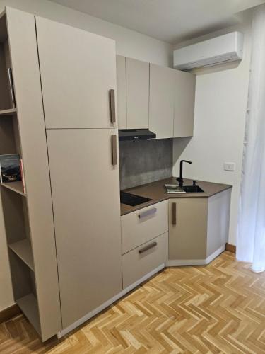 ห้องครัว, b&b BEI SOGNI LUXURY in centro, con parcheggio in convenzione in โคเซนซา