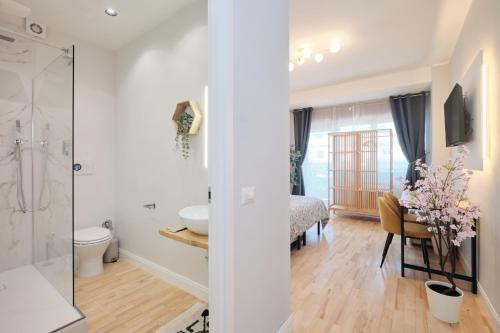 Camera con bagno privato, balcone, parcheggio gratis, 20 min dal Colosseo, Rome (photo 6)