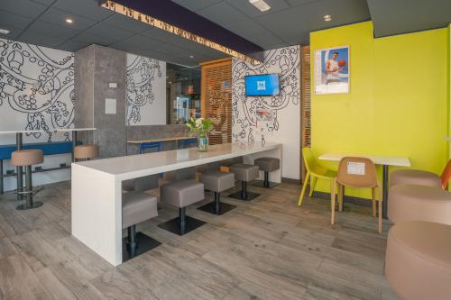 Bar/lounge, ibis budget Madrid Calle Alcalá in San Blas