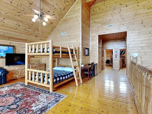 Having a Blast 5 Bedrooms Wheelchair Friendly Theater Pool Sleeps 20 - image 13