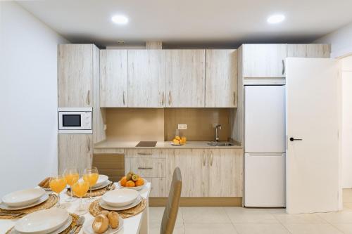 Kitchen, Elite Suite Malaga in Carretera de Cadiz