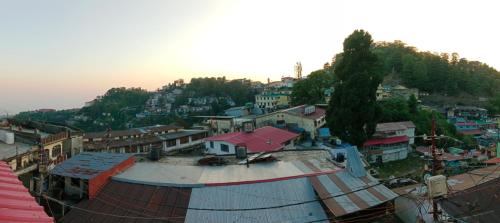 Landour Chalet Mussoorie Cozy and Aesthetic Kothri Homestays - image 2