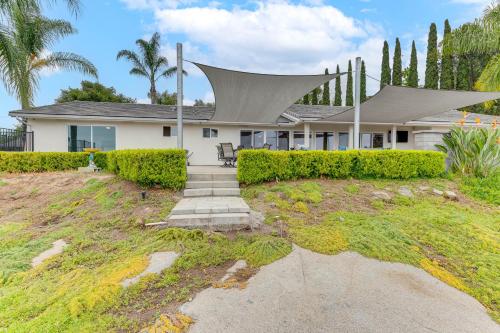 2 Mi to Lake Poway Mtn-View Escape with Patio! in Poway
