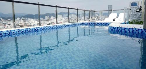 Swimming pool, Sen Vang Luxury in Phuoc Tien