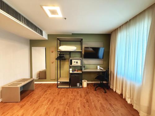 room detail thumbnail 1