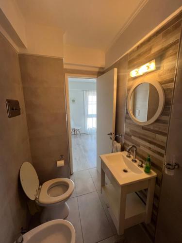 One-Bedroom Apartment image 8