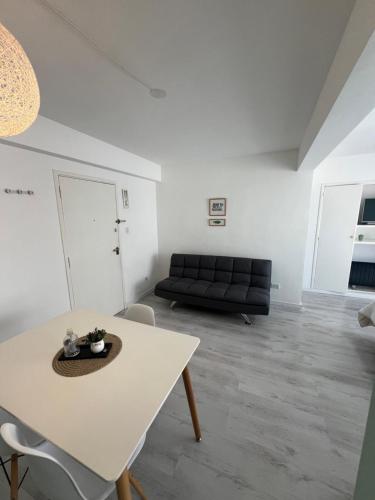 One-Bedroom Apartment image 5