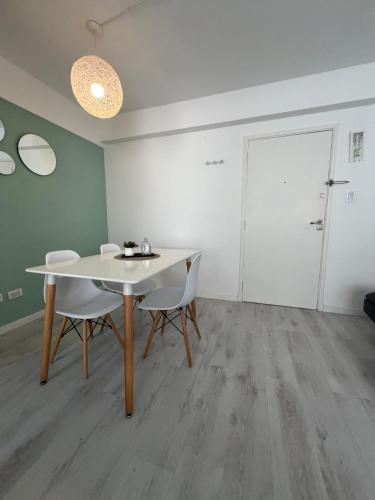 One-Bedroom Apartment image 3