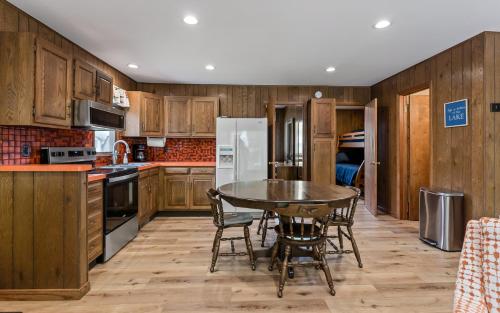Twin Oaks A - image 14