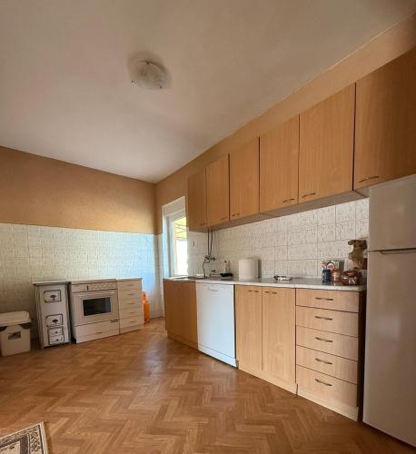 Seaview Escape Apartments Tivat - image 5