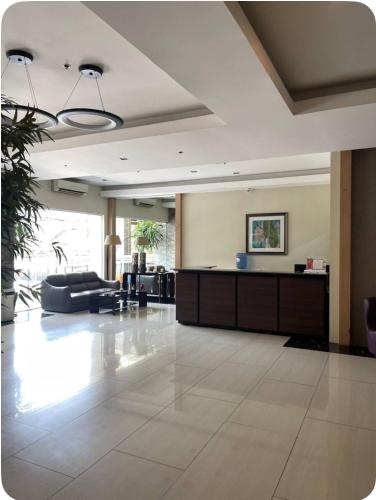 Condo with direct access to shopping mall in Bacolod City, Bacolod (foto 3)