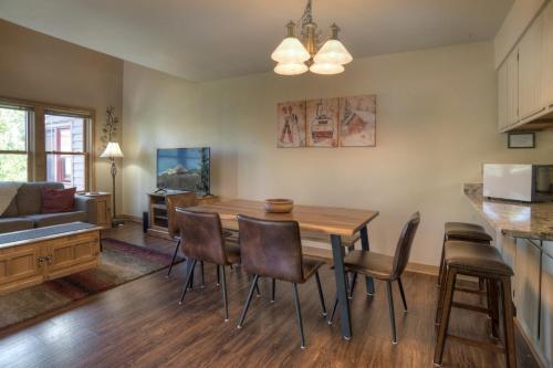 2 2 Ferringway 33 - Durango, CO