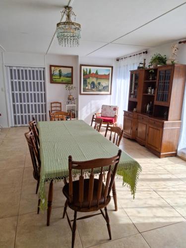 บริการและสิ่งอำนวยความสะดวก, Casa Curamavida in ลอส แองเจลิส