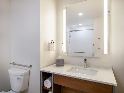 EVEN Hotel Miami - Doral Area by IHG Room Type - Standard King Room - Mobility Accessible
