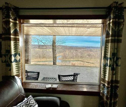 Buffalo Cabin Gorgeous Illinois River view in Tahlequah