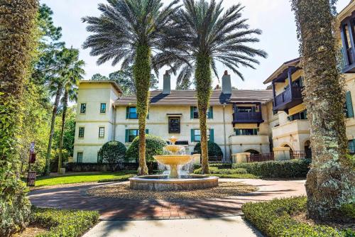 Splendid Condo with balcony view of pool 5220 in World Golf