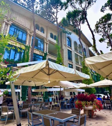 Grand Hotel Bois De Boulogne in Khenchara