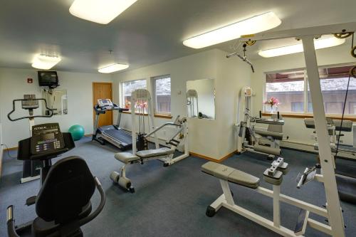 Frontier Suites Hotel in Juneau - image 3