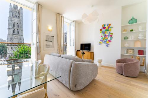 Appartement Place Pey Berland avec balcon et parking, Bordeaux (photo 2)