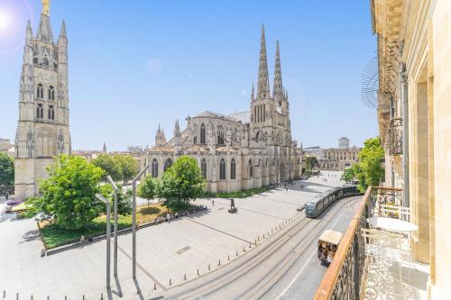 Appartement Place Pey Berland avec balcon et parking, Bordeaux (photo 3)