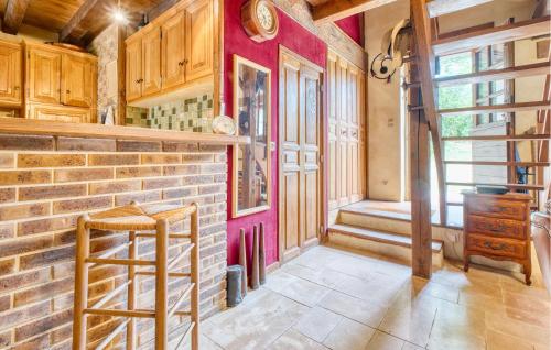 virtuve, Charmante Maison Avec Piscine in Archignac