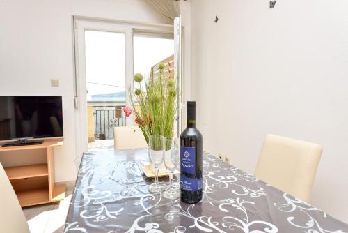 Apartment with Sea View image 7