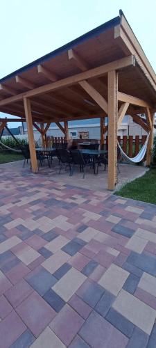 Vadgalamb Apartmanház (Vadgalamb Apartmanhaz) in Lipót