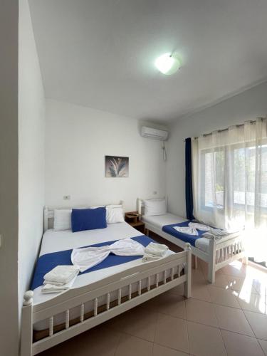 Standard Triple Room image 10