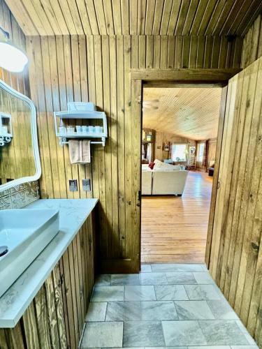 Eagle Rock Cabin Illinois River view in 塔勒闊