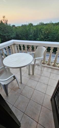 Apartments Hugo in Ljutici