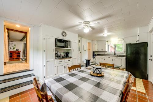 Adirondack Escape with River Access Fish and Swim in Малон