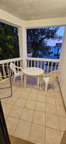 Apartments Hugo in Ljutici