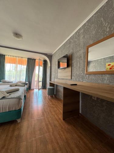 3 twin beds