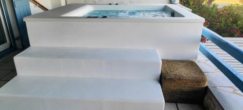 Island Magic - Seaview Villa with Jacuzzi Pool, Ambelas (fotografie 8)