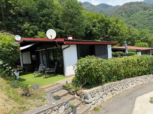 Italy Bungalow Gardalake Tignale. Sunclass