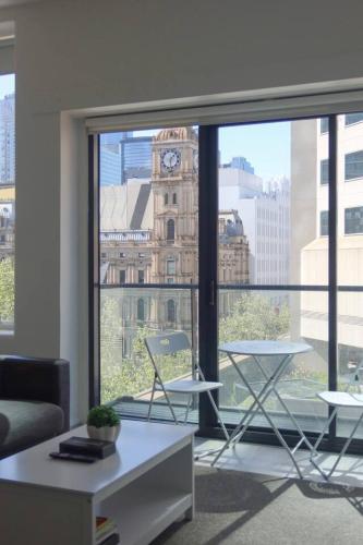 The Clocktower Light and Airy Studio on Bourke St - image 3