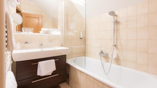 Hotel Marko – Seelach, CA